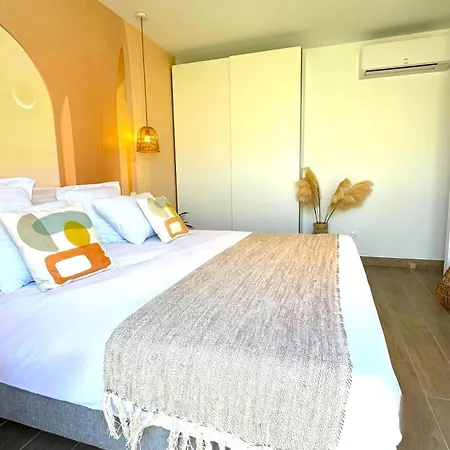 Daya Lodge. L'Isle-sur-la-Sorgue