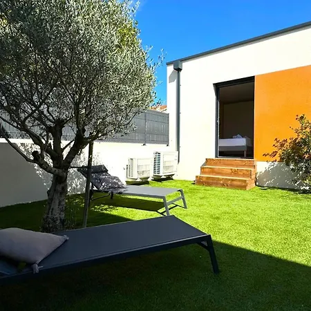 Daya Lodge. * L'Isle-sur-la-Sorgue