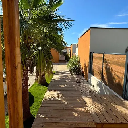 Villa Daya Lodge.